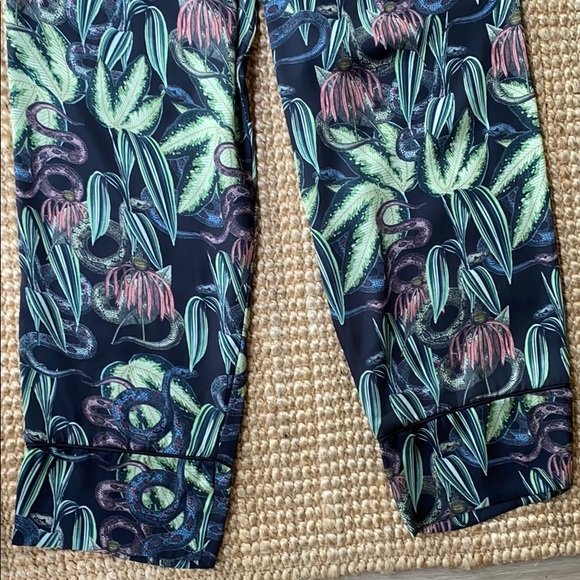 Lobo Rosa Silky like pants - Picture 3 of 5